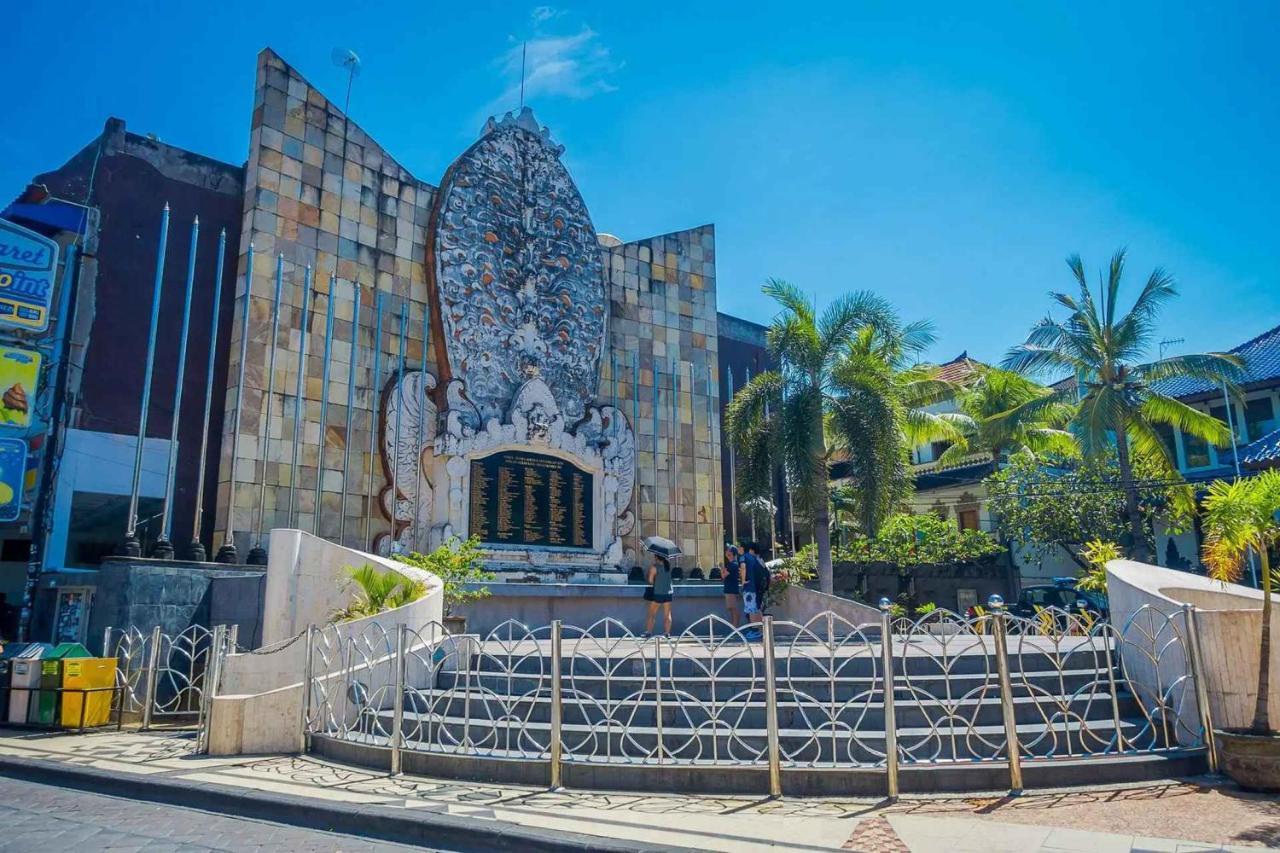 Swiss-Belexpress Kuta Legian Hotel Exterior photo