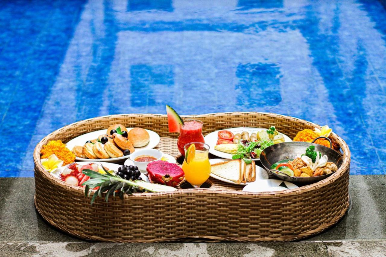 Swiss-Belexpress Kuta Legian Hotel Exterior photo